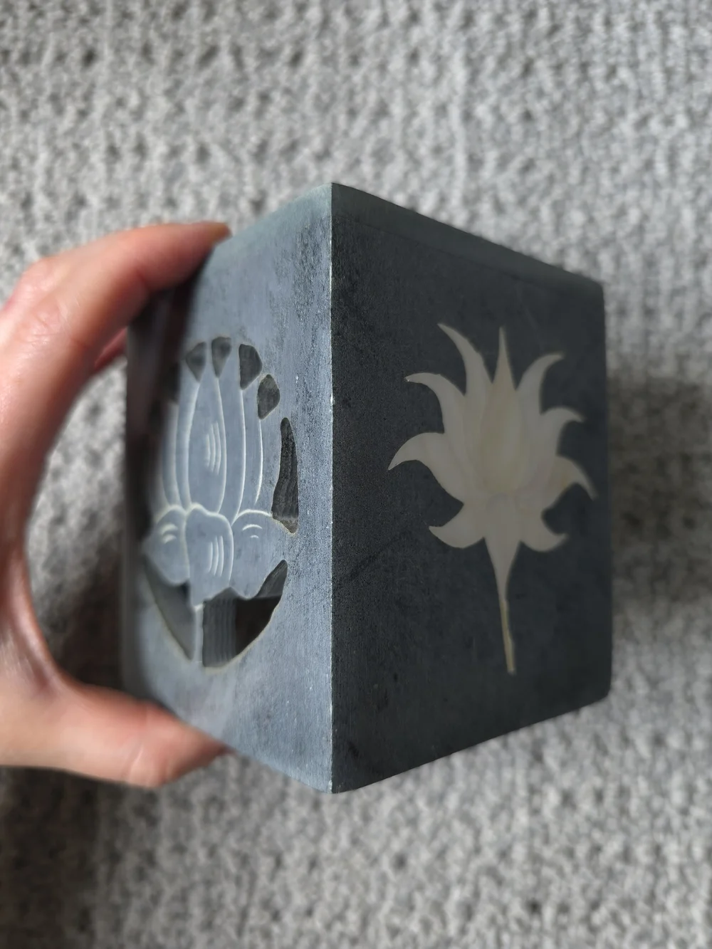 Soapstone Candle Holder/Essential Oil Diffuser with Mother-of-Pearl Flower Inlay